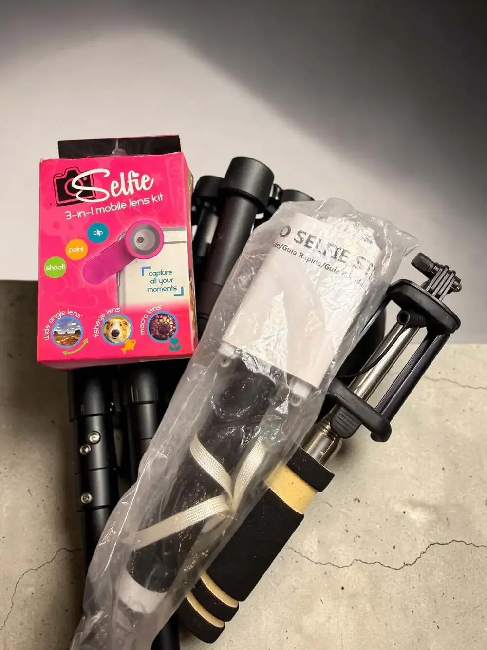 Dynex Camera Tripod Bundle with Targus TG-42TT Mini Tripod, Selfie Stick, and 3-